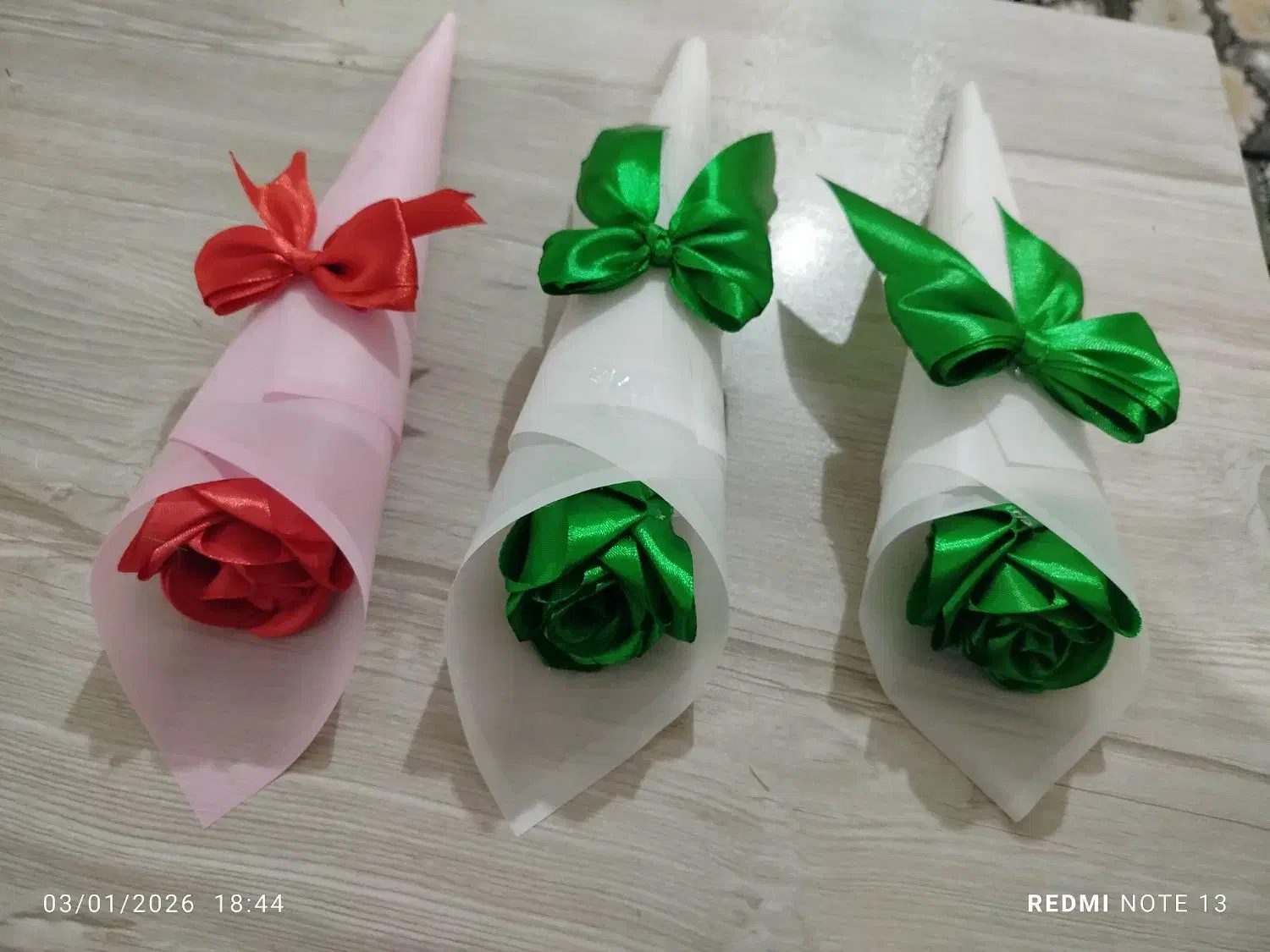 شاخه گل ربانی|گل مصنوعی|قم, حقیقت|دیوار