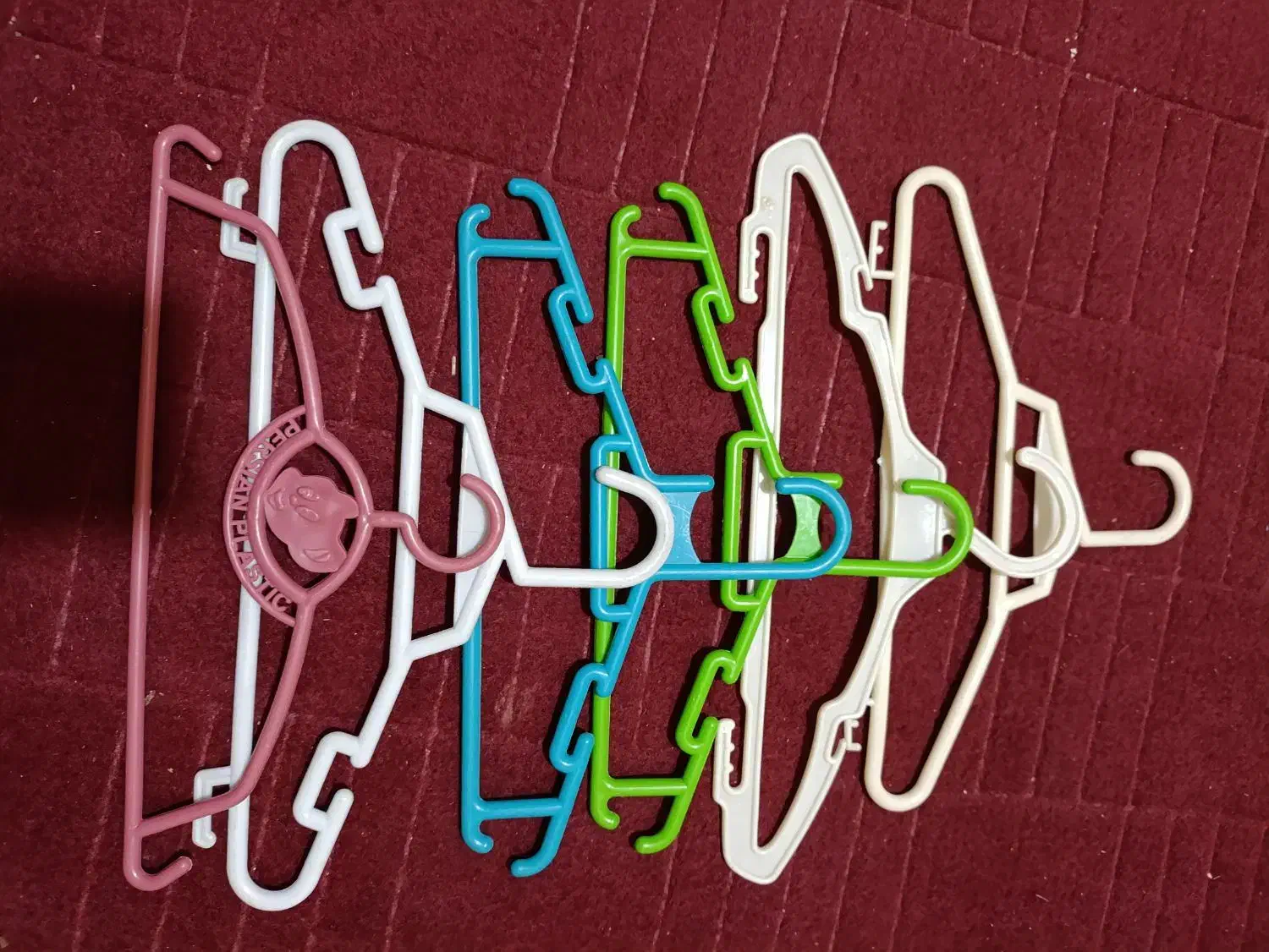 آویز لباس بچه گونه|اسباب و اثاث بچه|کرمان, |دیوار