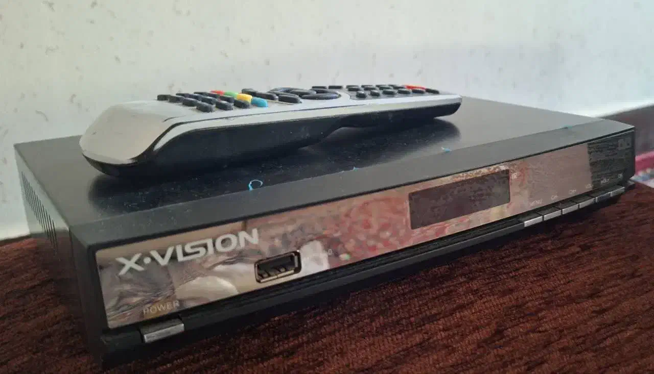 تلویزیون الجی ۲۱ اینچ تمیز با دستگاه دیجیتال|تلویزیون و پروژکتور|لار, |دیوار