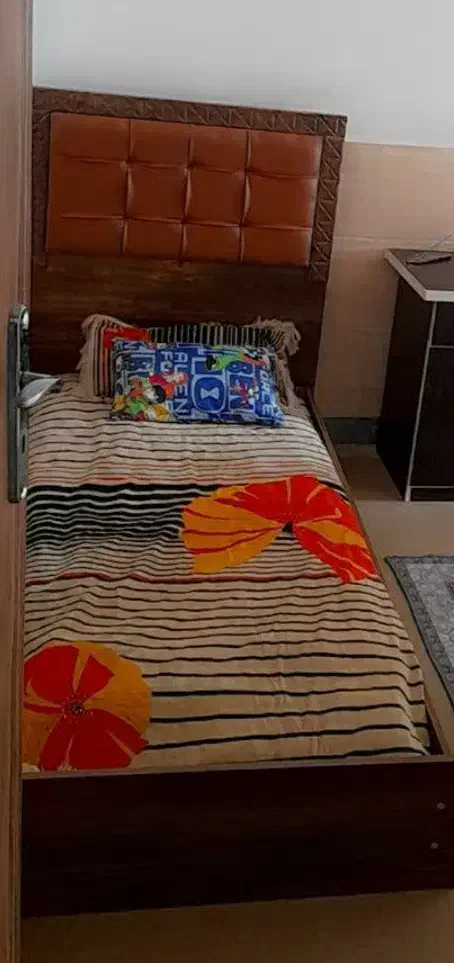 تخت خواب نوجوان .نو نو نو|تخت و سرویس خواب|رزن, |دیوار