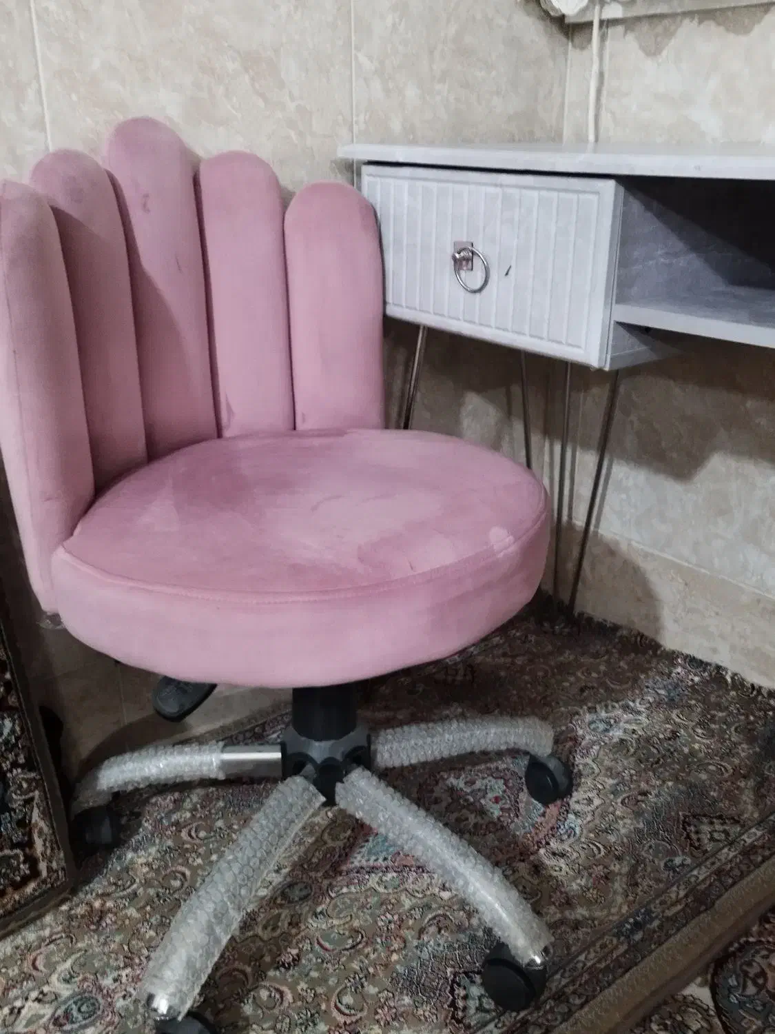 لوازم ناخن کاری و میز صندلی ارایشی بهداشتی|آرایشی، بهداشتی، درمانی|قم, شهرک امام حسین|دیوار