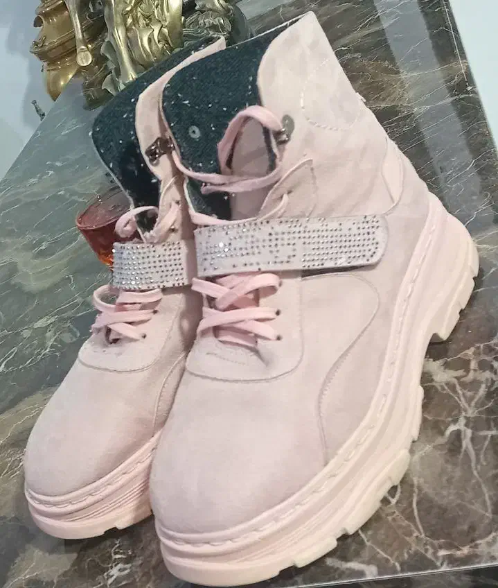 نیم بوت دخترانه سایز ۳۹ ۴۰|کیف، کفش، کمربند|ورامین, ورامین|دیوار