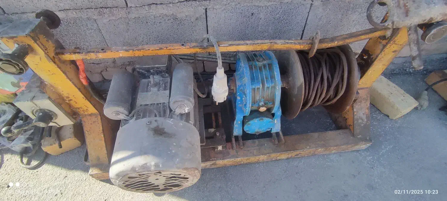 بتونیر میکسر بتن گیر و بالابر سالم ساختمانی|ماشینآلات صنعتی|همدان, |دیوار