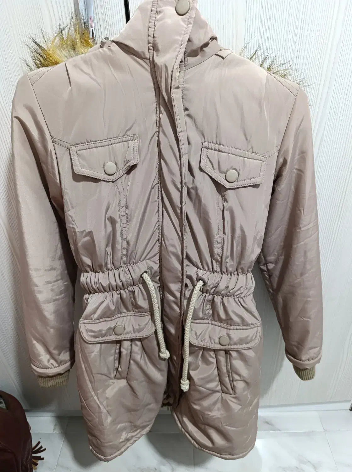 کاپشن دخترانه|لباس|شاهینشهر, نبوت|دیوار