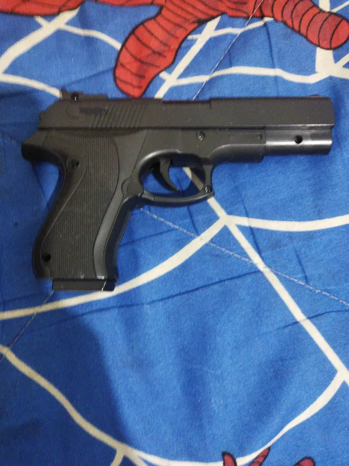 تفنگ اسباب بازی|اسباب‌‌بازی|پرند, فاز ۴|دیوار