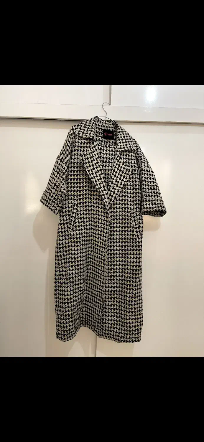 تعدادی لباس پاییزی|لباس|فردیس, فردیس|دیوار