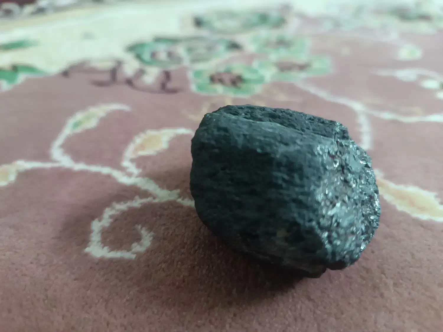 یک عدد شهاب سنگ|کلکسیون اشیاء عتیقه|یزد, |دیوار