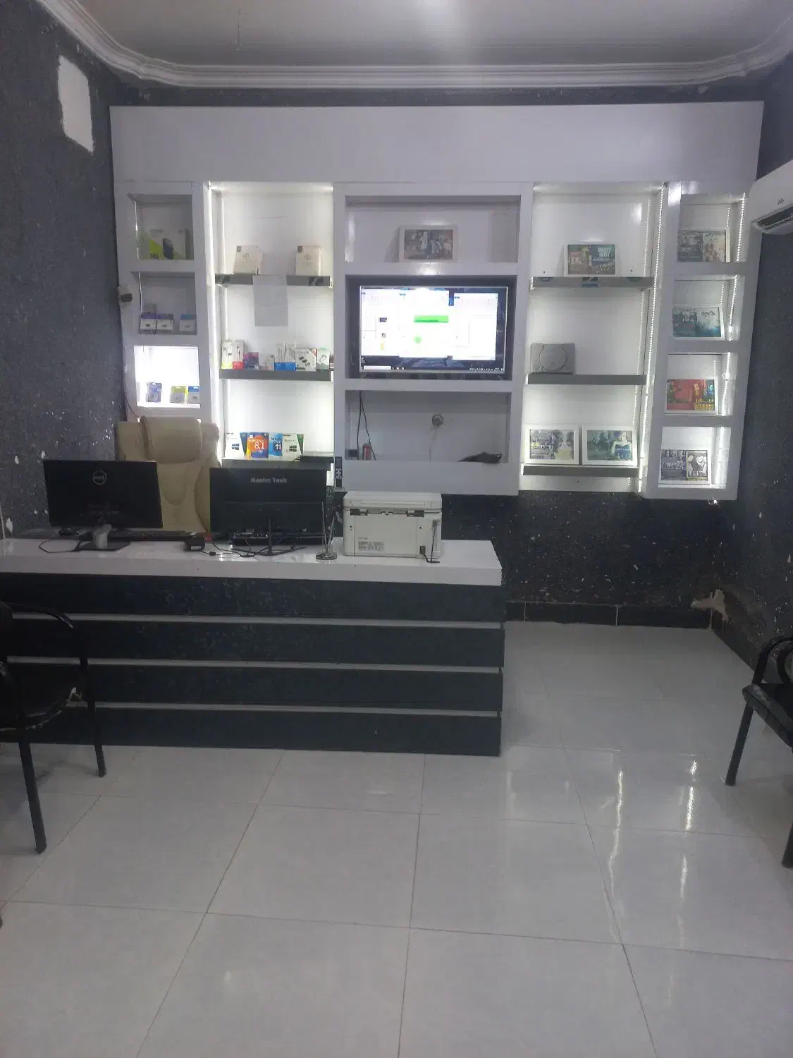 واگذاری مغازه با کلیه ی امکانات|فروش مغازه و غرفه|زابل, |دیوار