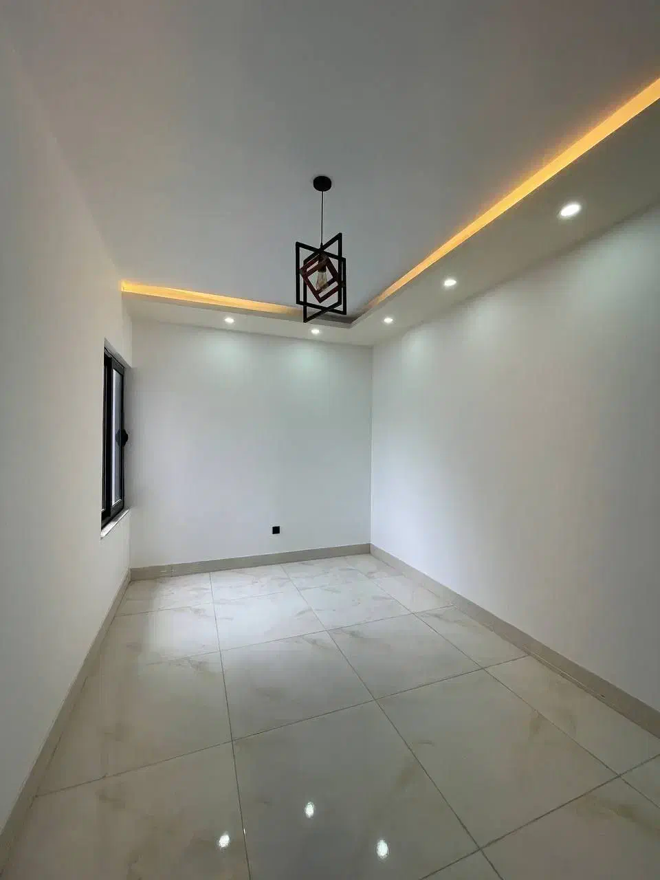 ویلایی محصور/کلید نخورده|فروش خانه و ویلا|رویان, |دیوار