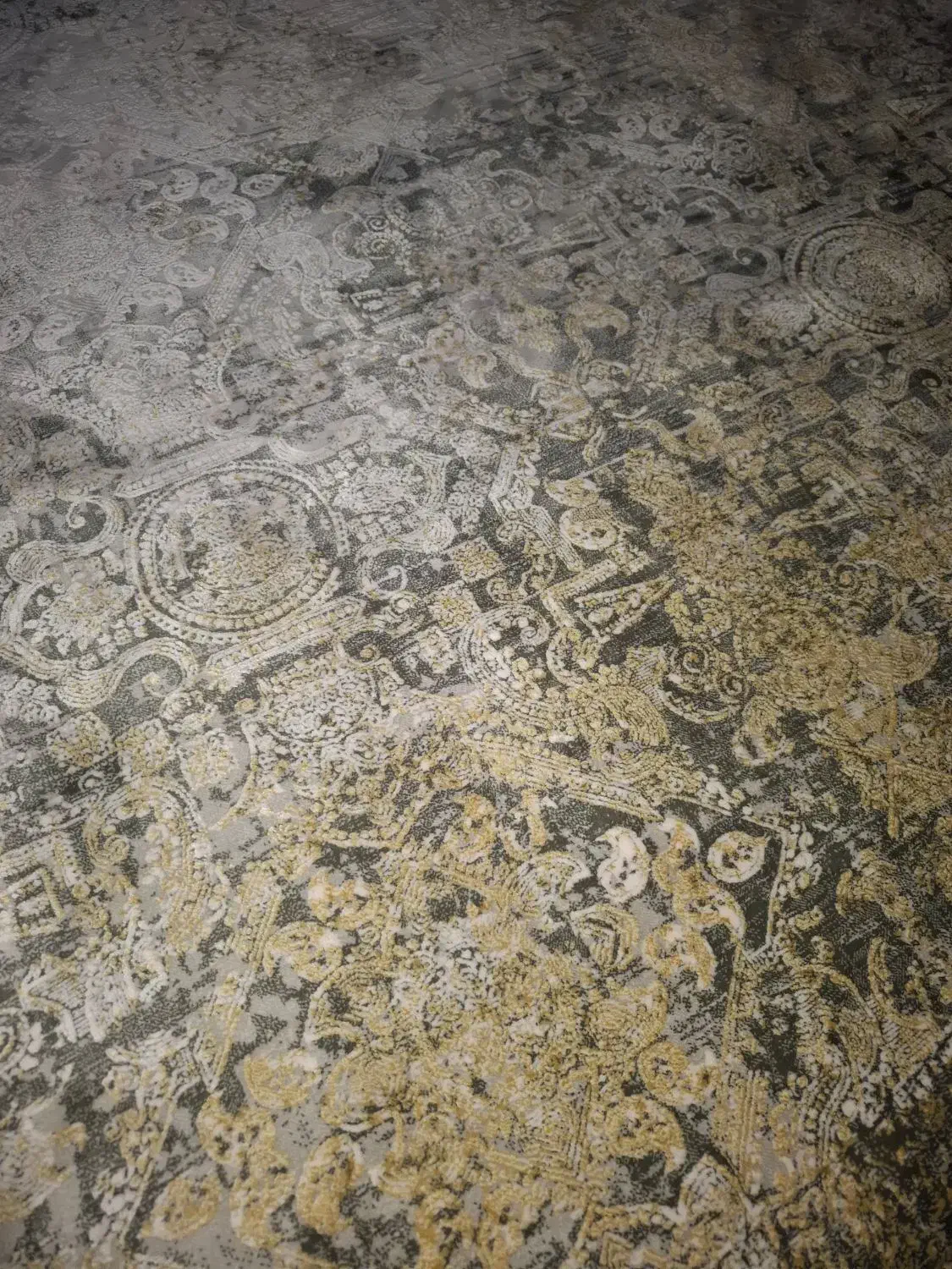 فرش گرد کاشان|فرش|کرج, ساسانی (قلمستان)|دیوار