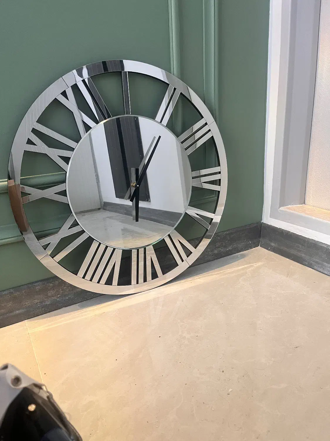 ساعت بزرگ|ساعت دیواری و تزئینی|اندیشه, اندیشه فاز ۱|دیوار