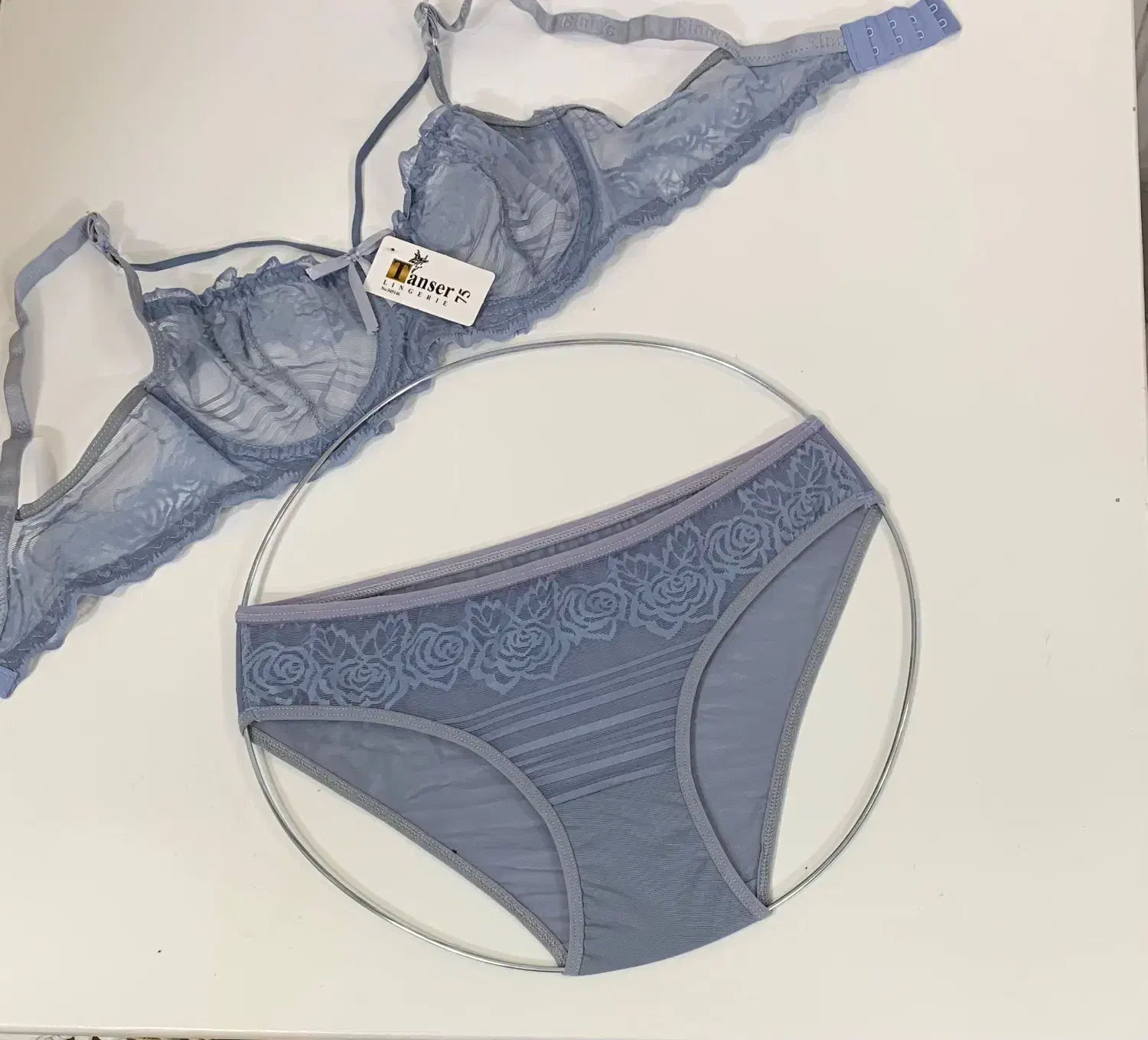 ست ویکتوریا|لباس|قم, لبچال|دیوار