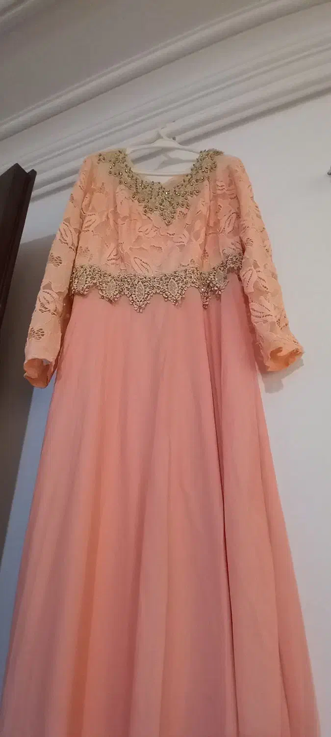 لباس مجلسی|لباس|صومعهسرا, |دیوار