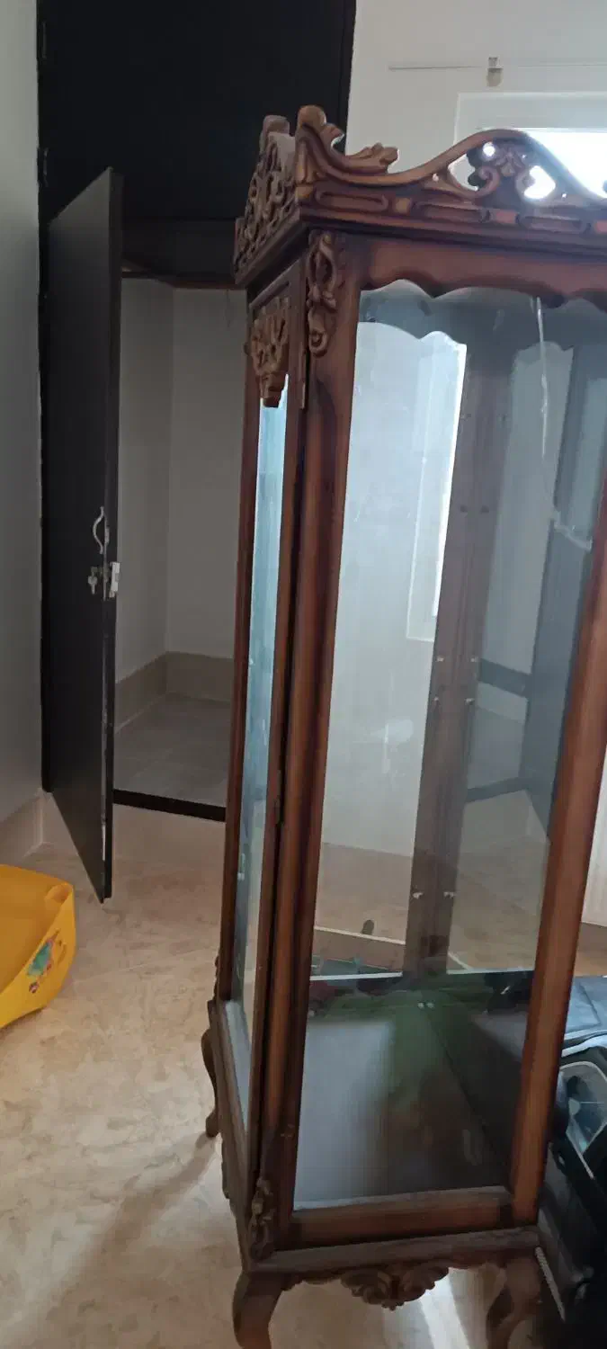 ویترین چوبی فندقی|بوفه، ویترین، کنسول|قم, باجک یک|دیوار