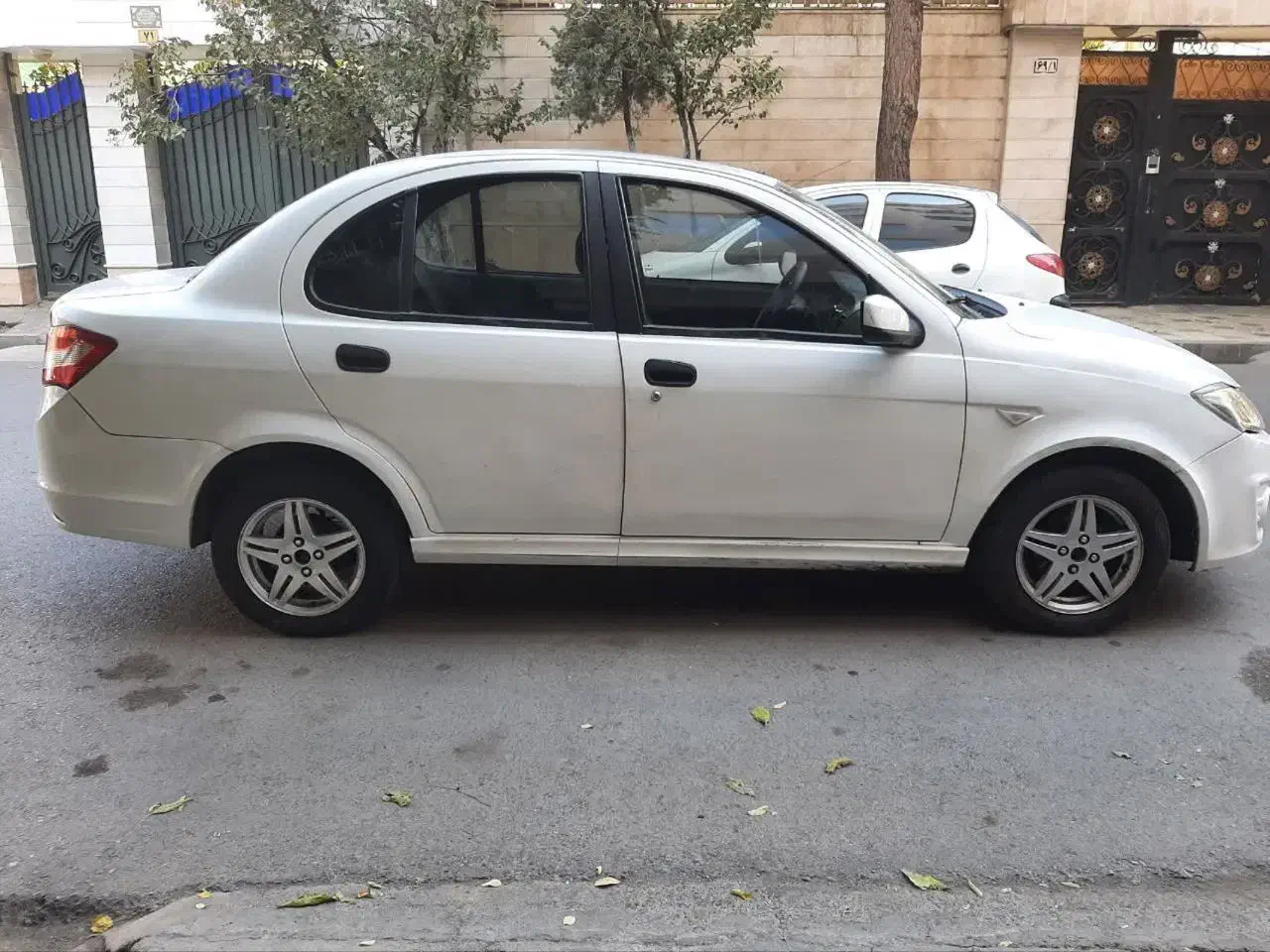 ساینا منبع بزرگ فروش‌فوری|خودرو سواری و وانت|مشهد, سرافرازان|دیوار