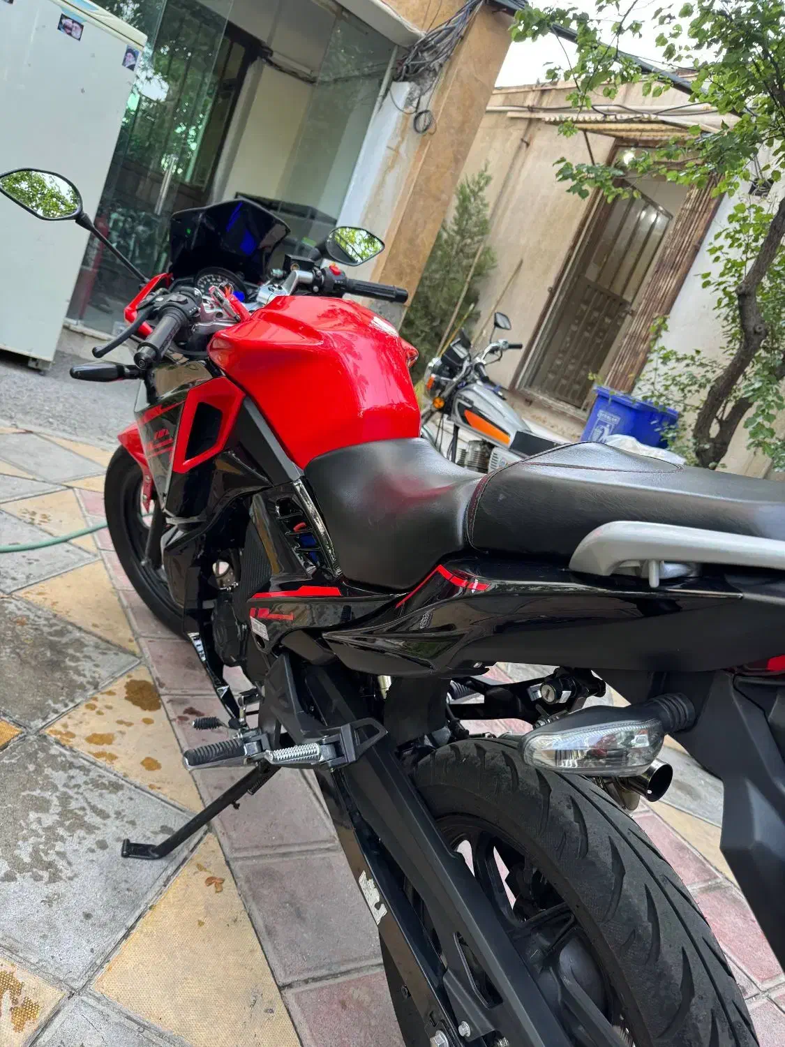 مگلی قرمز|موتورسیکلت|لواسان, |دیوار