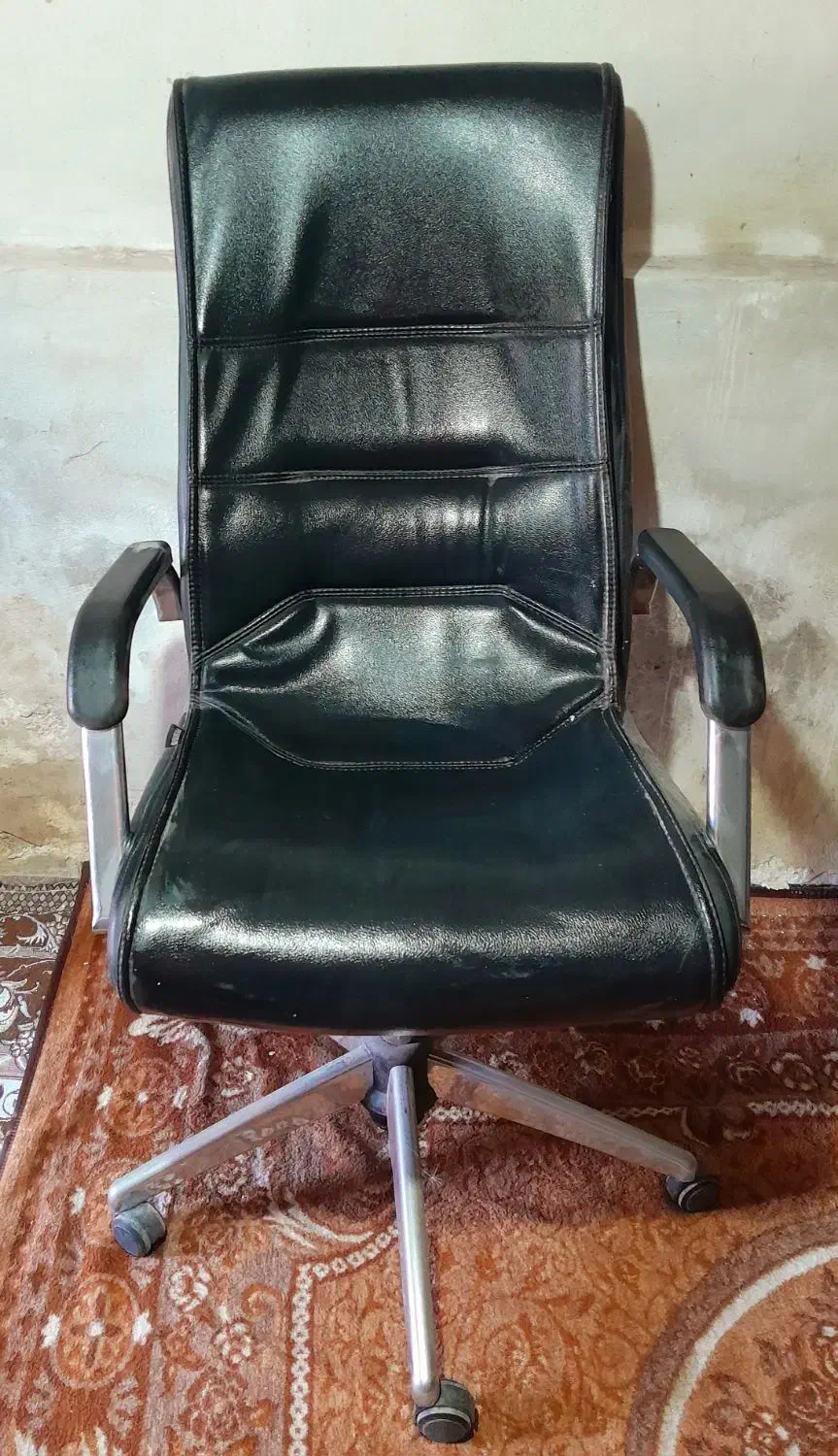 صندلی اداری کاملا نو وسالم|مبلمان اداری|نکا, |دیوار