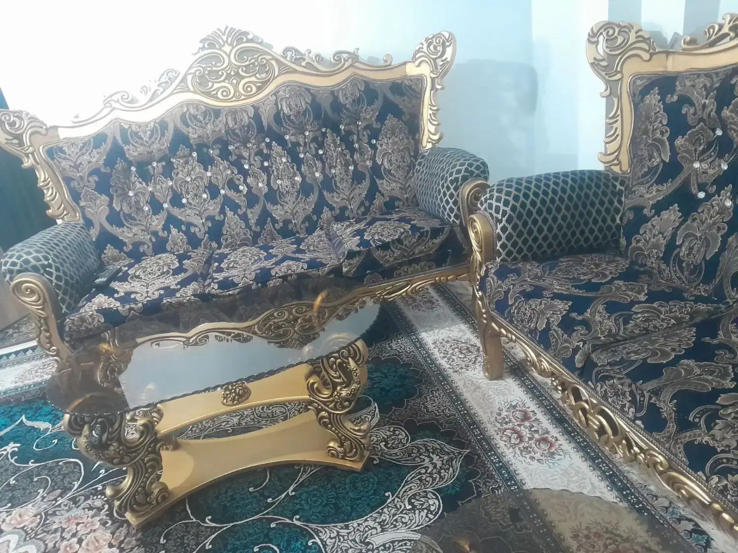 مبل سلطنتی|مبلمان خانگی و میز عسلی|باغستان, |دیوار