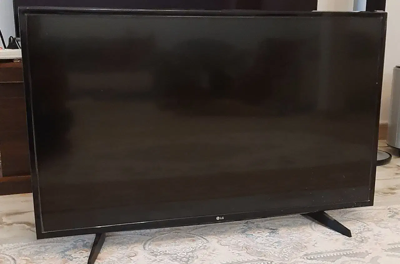 تلویزیون ال جی فرش ۶متری|تلویزیون و پروژکتور|کرج, سیاه کلان|دیوار