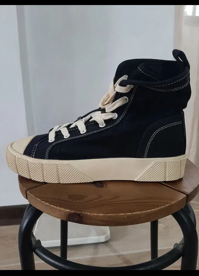 کتونی ساقدار زارا|کیف، کفش، کمربند|لاهیجان, شیخ زاهد|دیوار