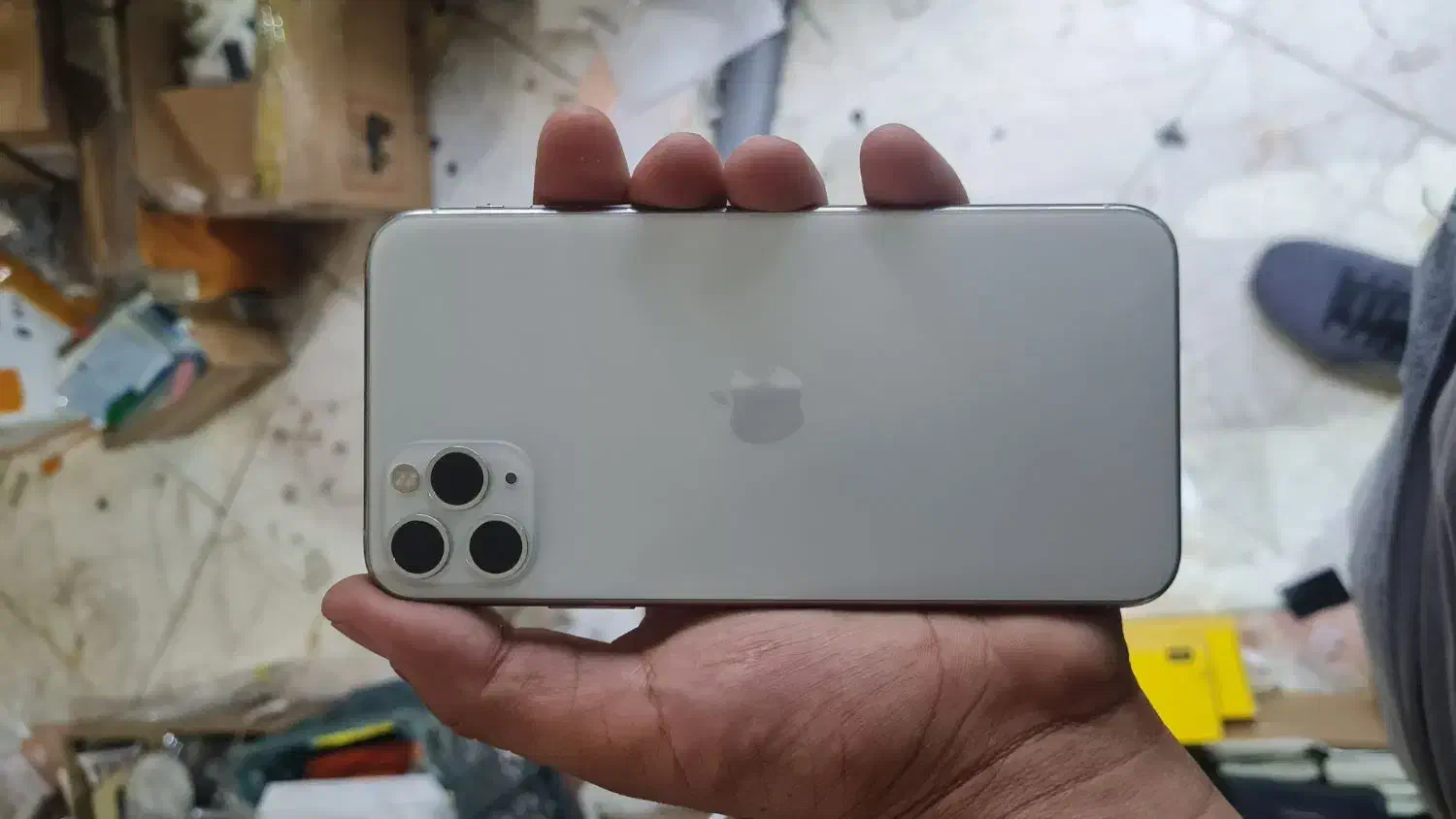 iphone 11 pro max|موبایل|رباط‌کریم, رباط‌کریم|دیوار