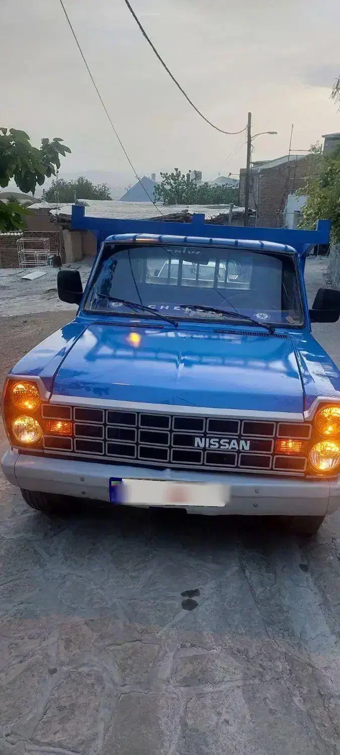 نیسان مدل ۸۳|خودرو سواری و وانت|کرج, سیاه کلان|دیوار