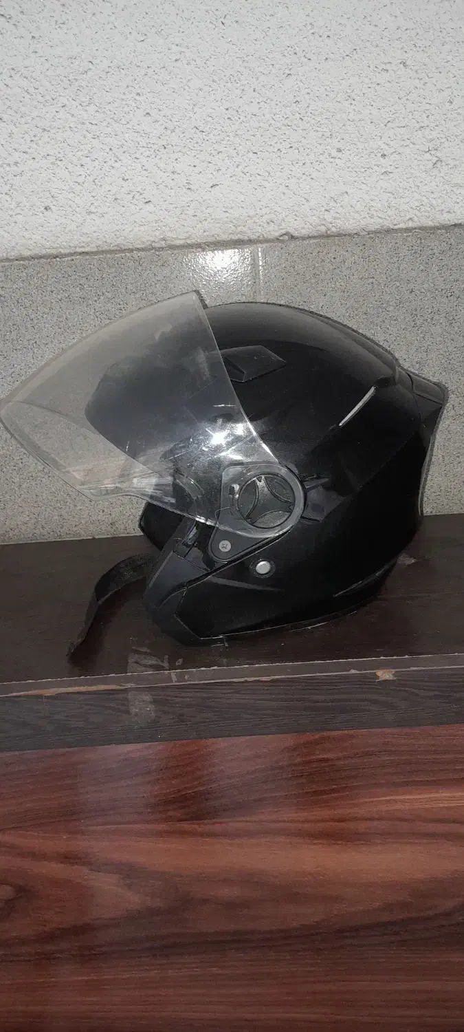 کلاه کاسکت موتور تمیز درحد....|قطعات یدکی و لوازم جانبی|رشت, بازار|دیوار