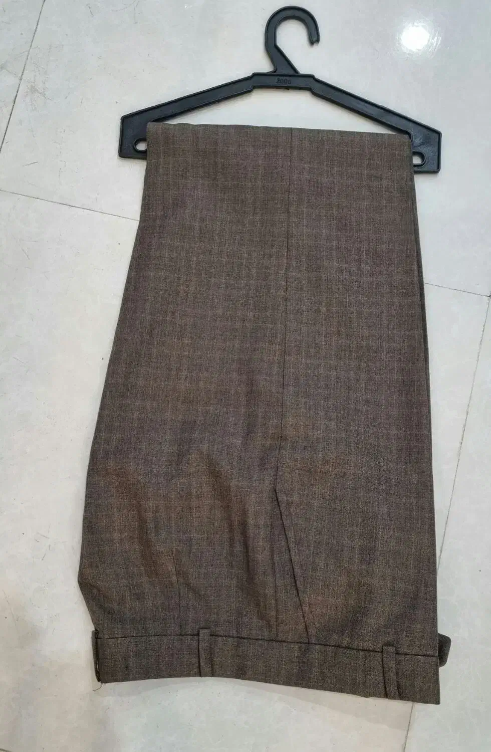 کت و شلوار|لباس|شیراز, هفت تنان|دیوار