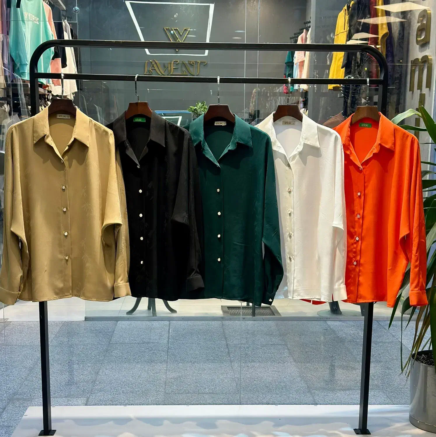 نیازمند فروشنده|استخدام خدمات فروشگاه و رستوران|فولادشهر, B5|دیوار