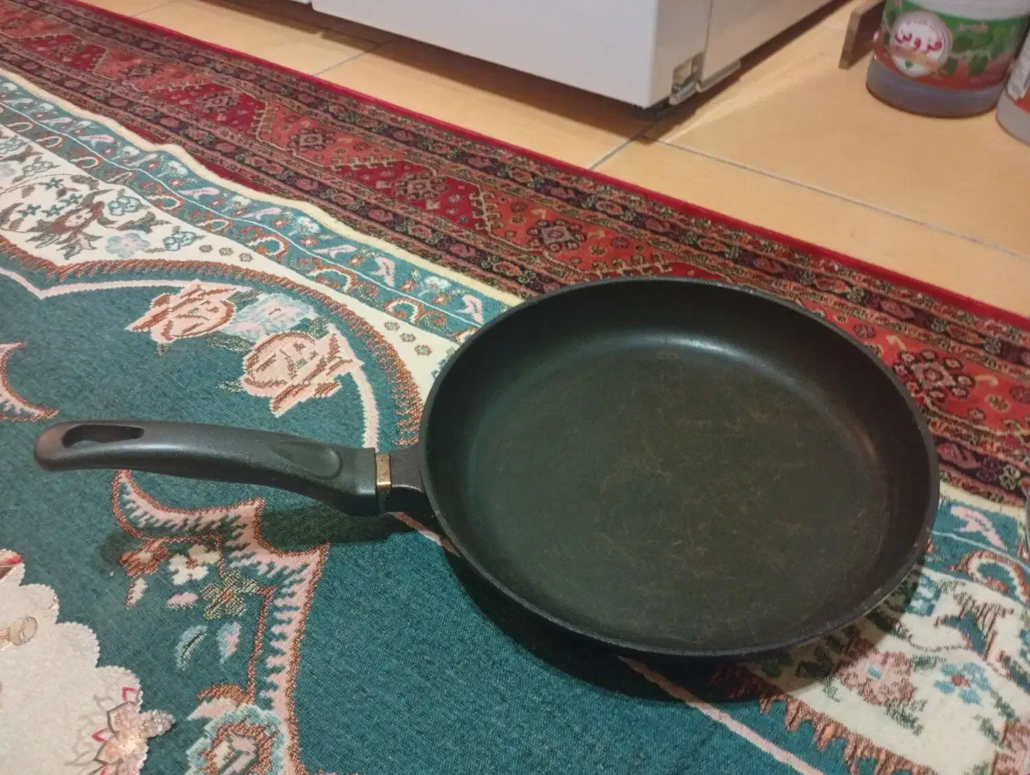 ماهیتابه|ظروف پخت‌وپز|فردیس, فردیس|دیوار