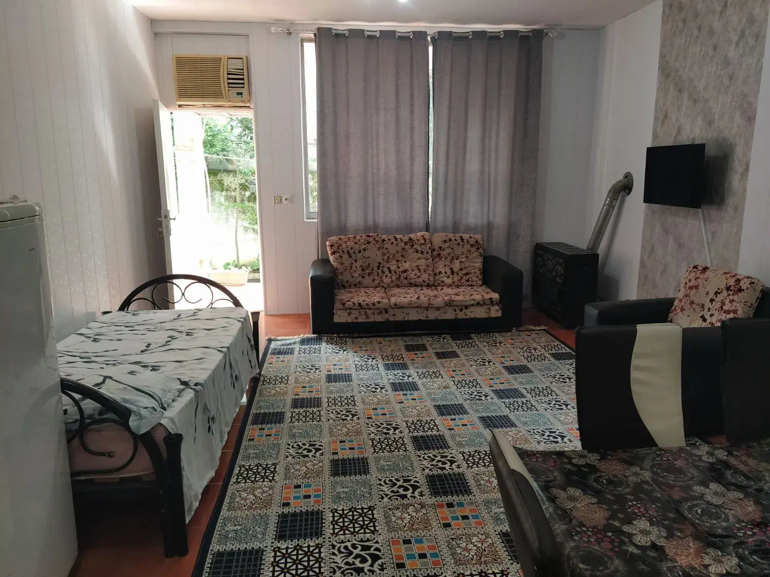 سوئیت لب ساحل اجاره روزانه(مالک هستم)|اجارهٔ کوتاهمدت آپارتمان و سوئیت|بندر انزلی, اطبا|دیوار