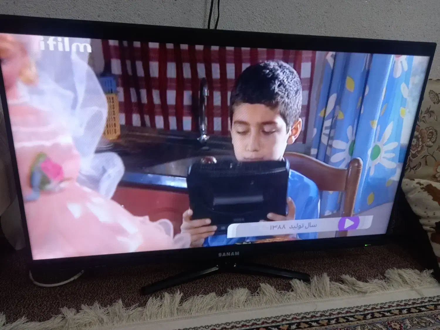 تلویزیون LED ال ای دی ۴۲ اینچ صنام در حد نو|تلویزیون و پروژکتور|دزفول, |دیوار