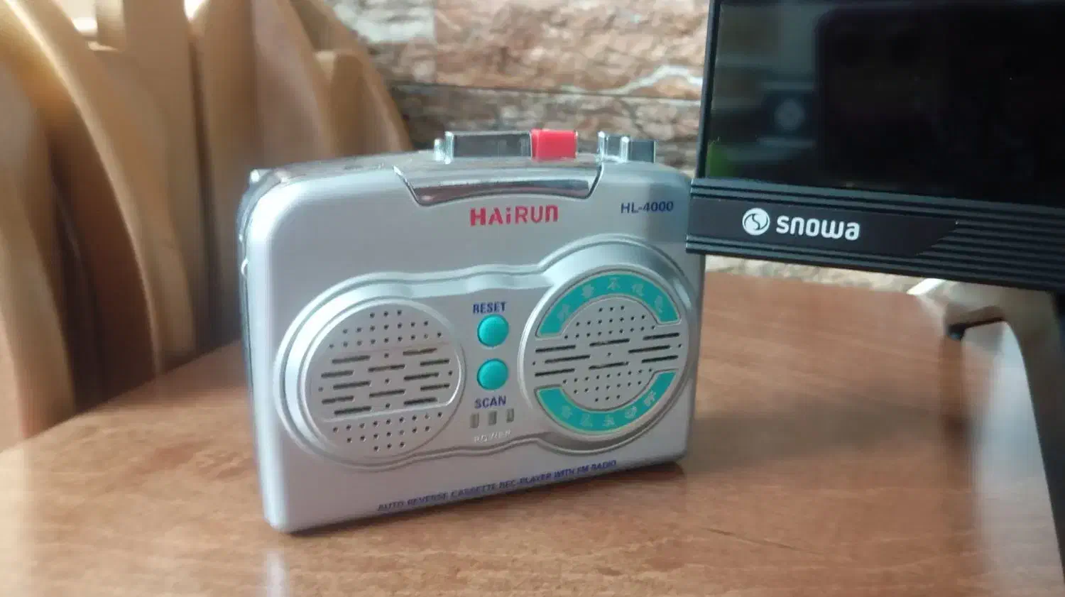 رادیو قدیمی شیک قشنگ|سیستم صوتی خانگی|اراک, |دیوار