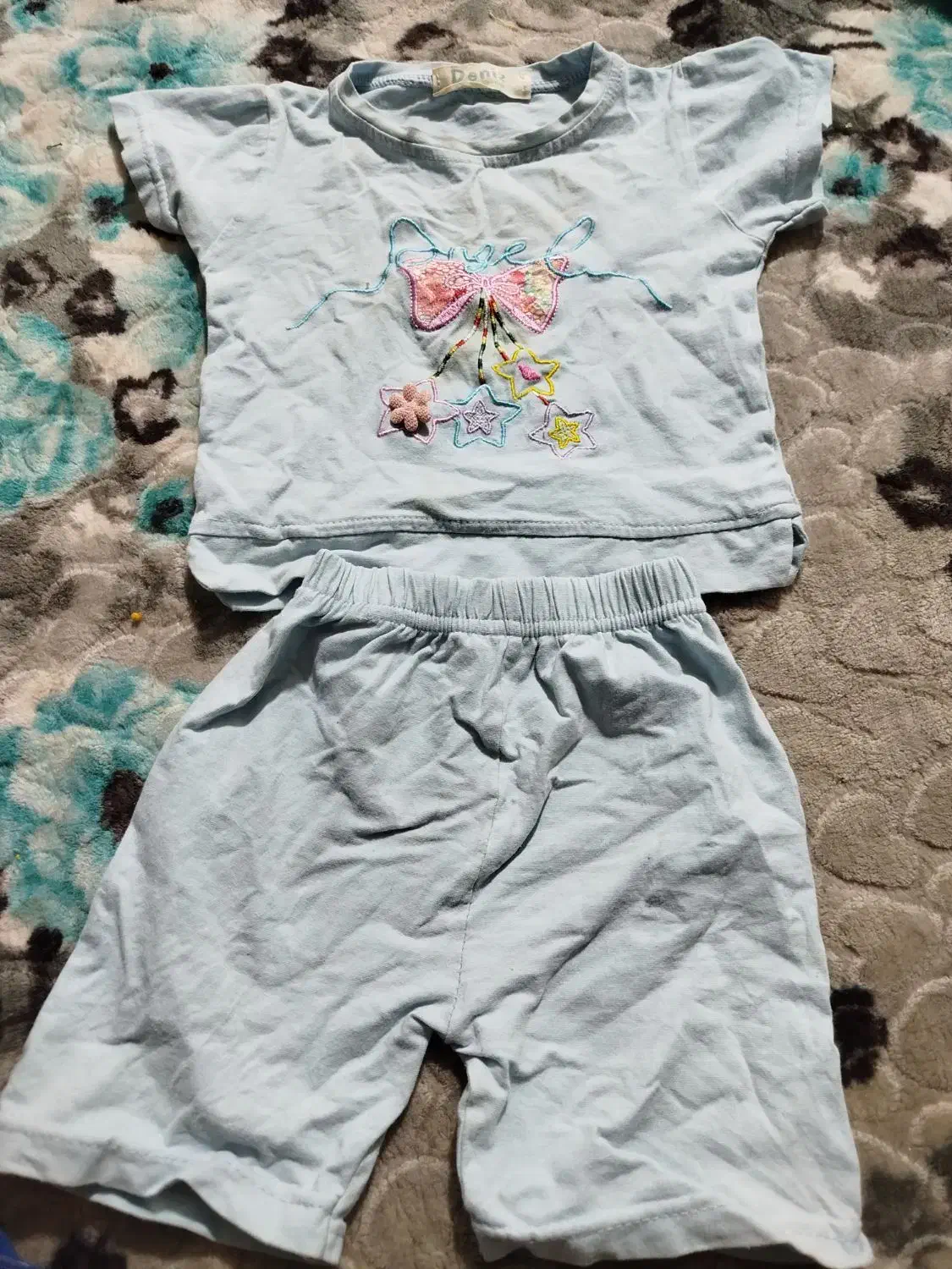 لباس بچه گانه|کفش و لباس بچه|زارچ, |دیوار