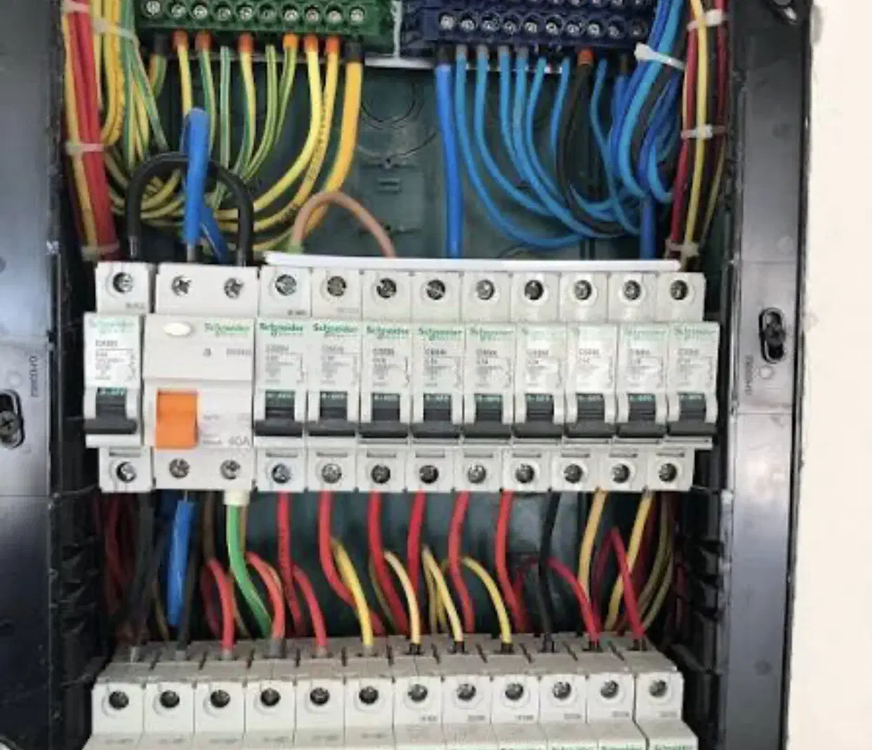 برقکار سیار/سیمکشی ساختمان/اتصالی/برق|خدمات پیشه و مهارت|تهران, نیروی هوایی (پیروزی)|دیوار