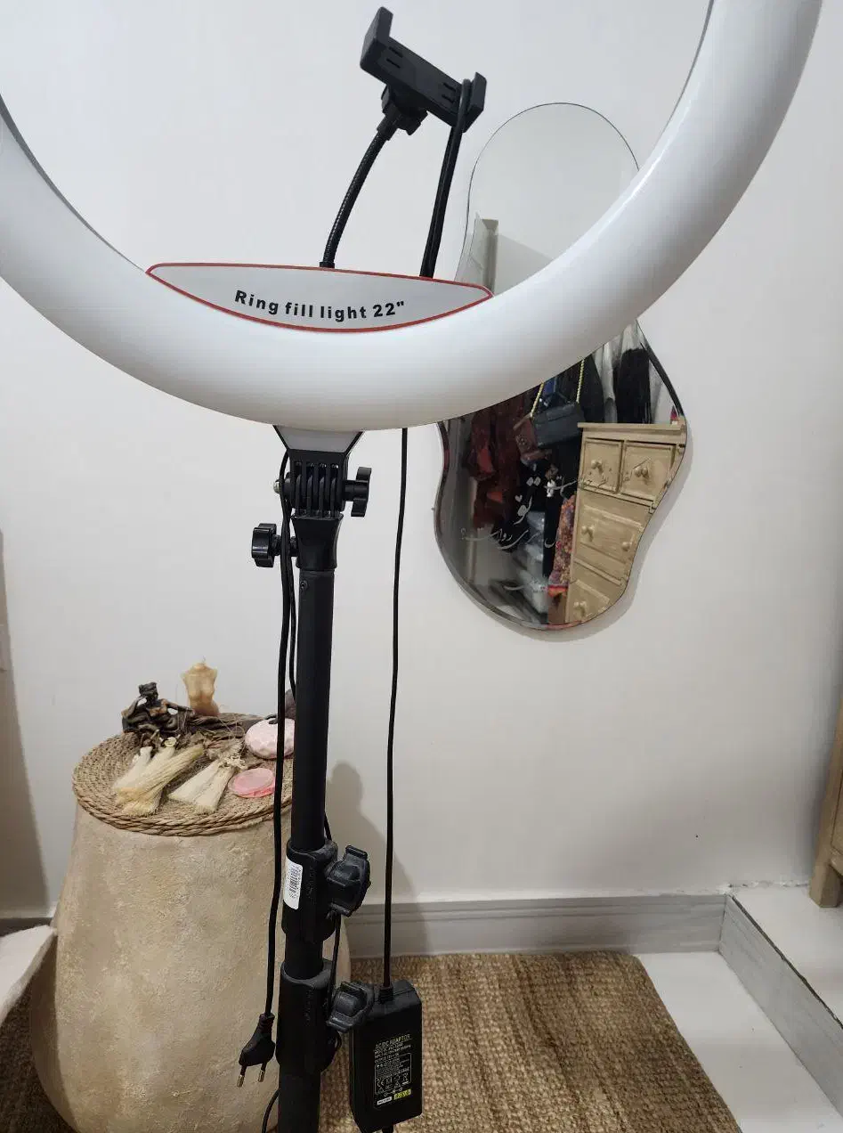 رینگ لایت به همراه سه پایه|دوربین عکاسی و فیلم‌برداری|بهبهان, |دیوار