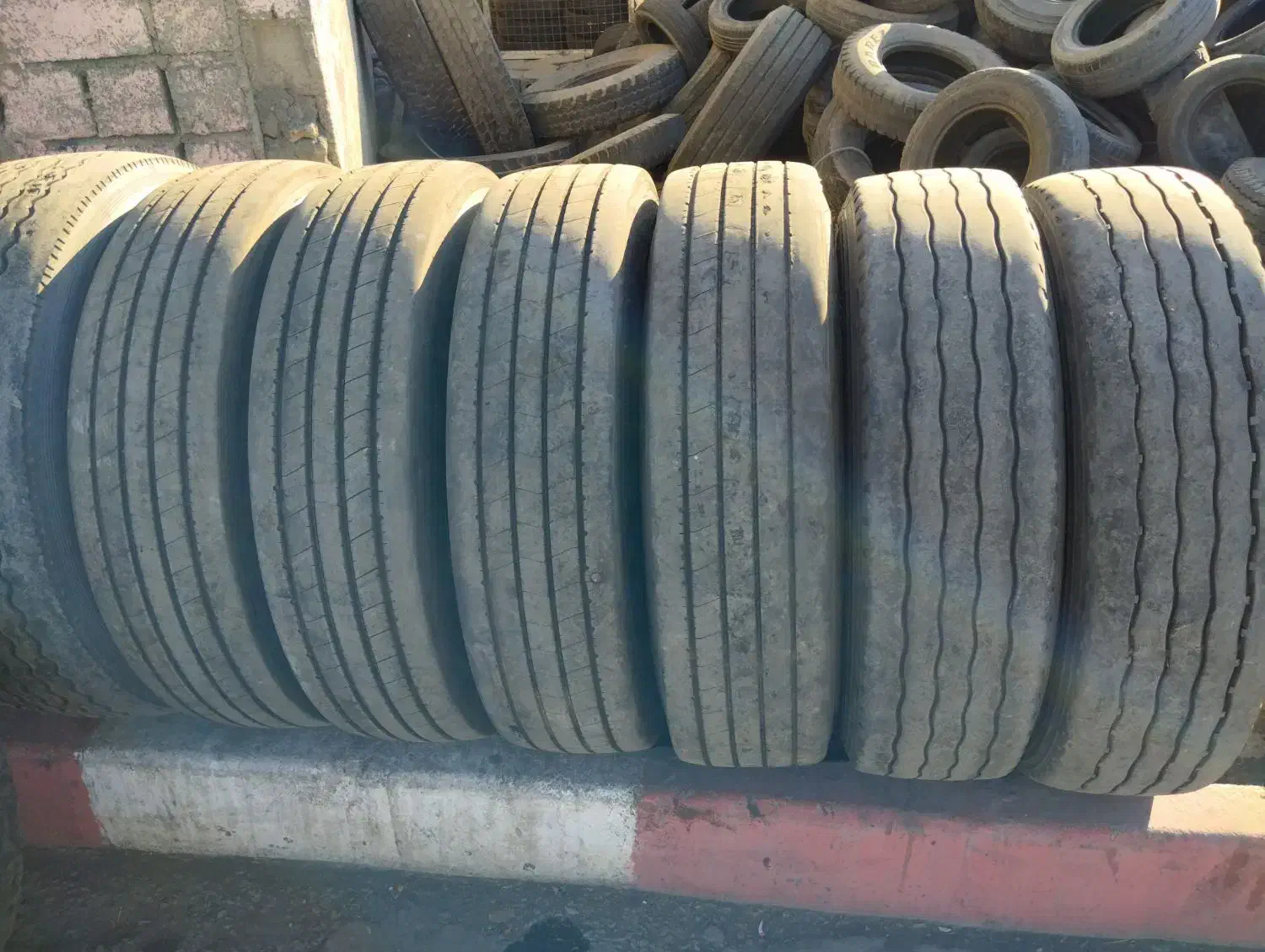 لاستیک ۲۲.۵ سنگین|قطعات یدکی و لوازم جانبی|سنندج, |دیوار