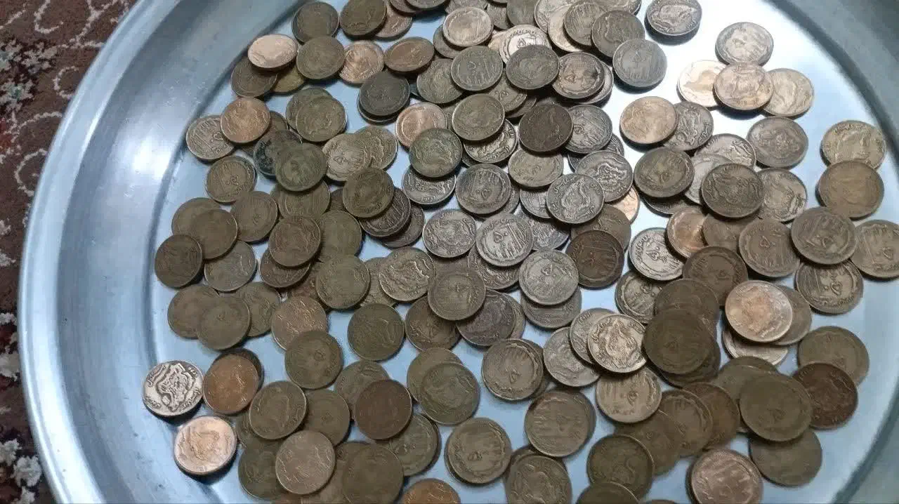 سکه ۵ تومانی مسی دهه ۶۰|کلکسیون سکه، تمبر، اسکناس|مشهد, طبرسی شمالی|دیوار