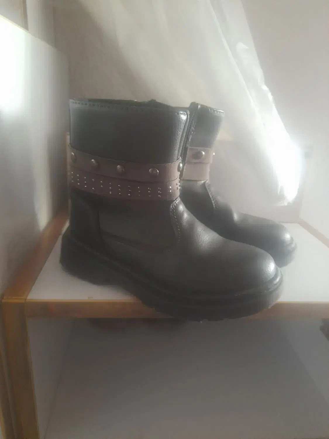 بت دخترانه|کفش و لباس بچه|رشت, حمیدیان|دیوار