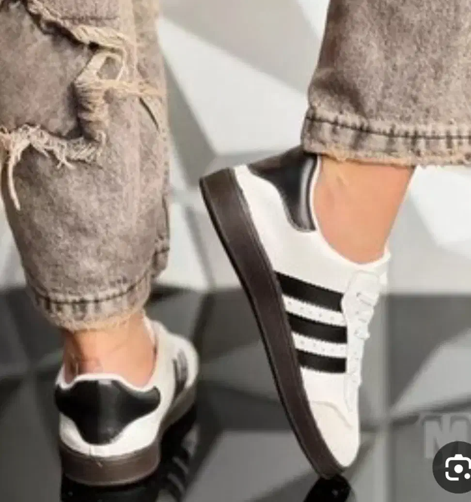 نیم بوت و کتانی|لباس|سراب, |دیوار