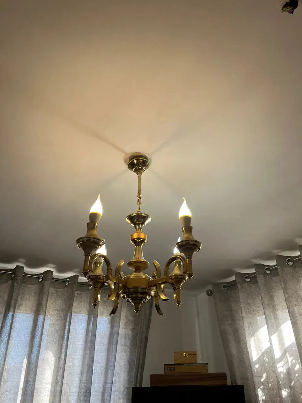 لوستر برنزی|لوستر و چراغ آویز|همدان, |دیوار