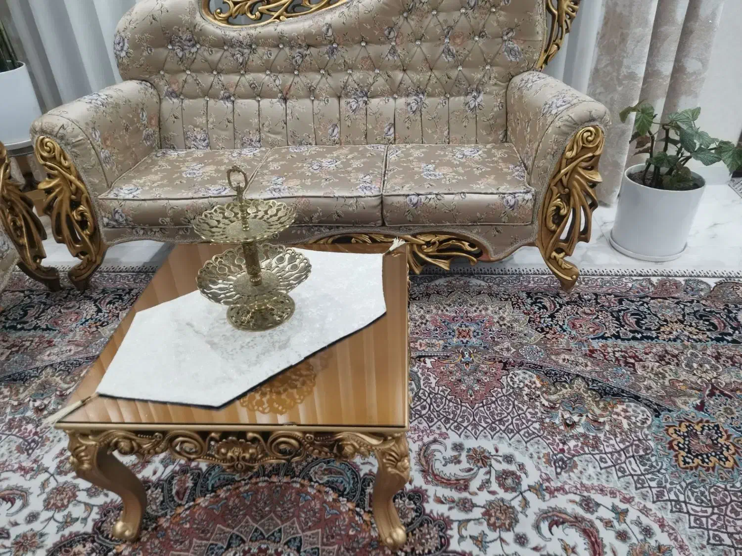 مبل هفت نفره|مبلمان خانگی و میز عسلی|کرج, باغستان|دیوار