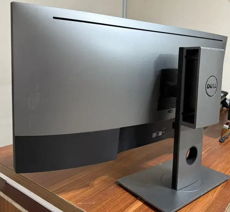 مانیتور ۳۴ اینچ برند Dell 4K تمیز در حد نو|قطعات و لوازم جانبی رایانه|تهران, جردن|دیوار