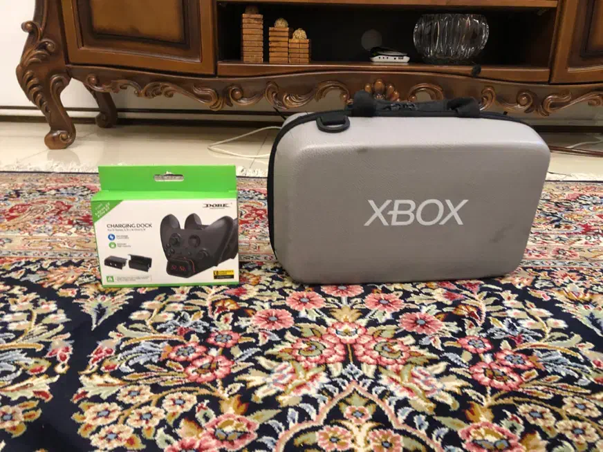 فروش Xboxssدو دسته  با کیف و شارژ دسته  خرید فوری|کنسول، بازی ویدئویی و آنلاین|قم, بنیاد|دیوار