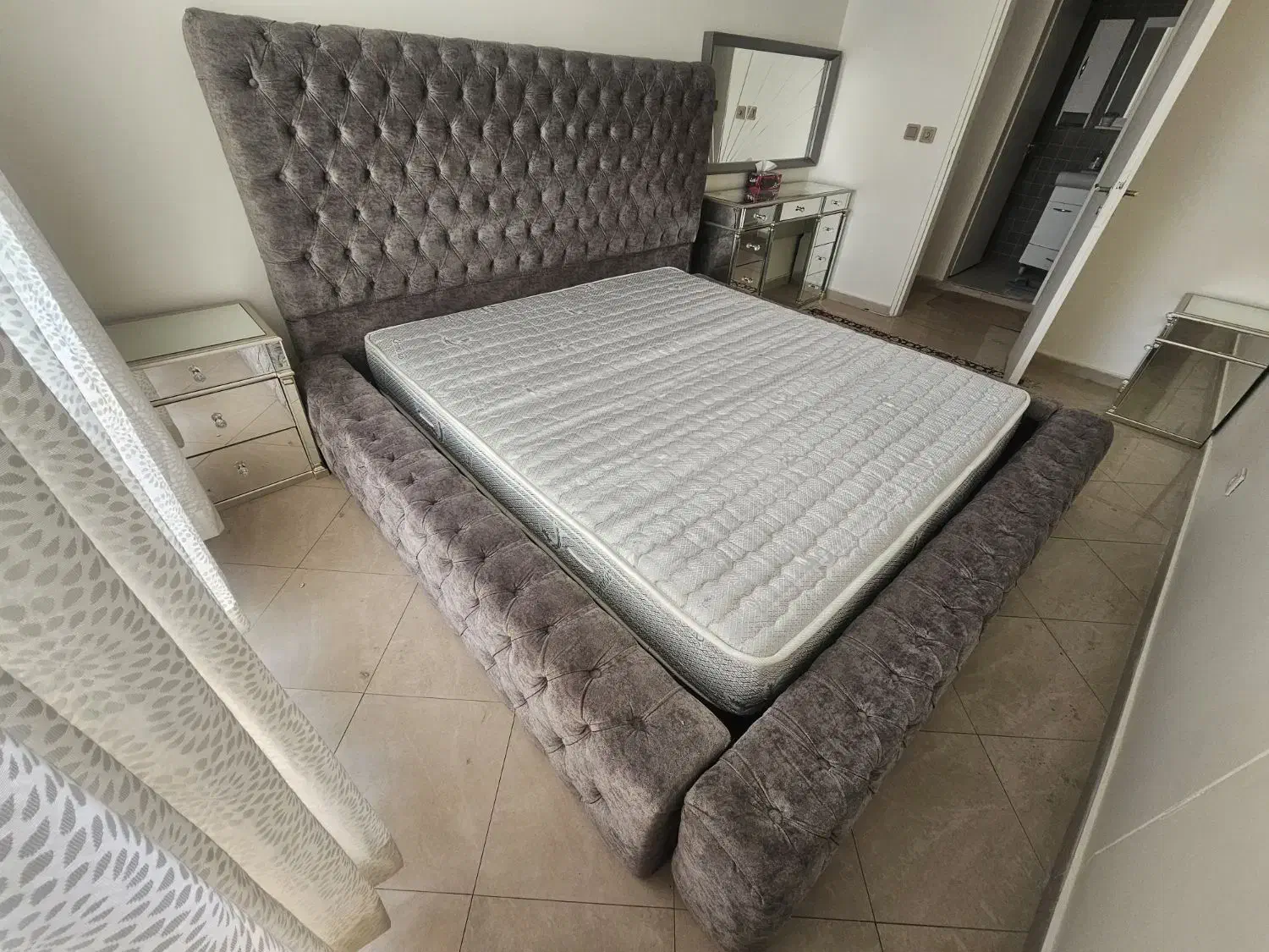 فقط قاب وتاج تخت|تخت و سرویس خواب|لاهیجان, بوجایه|دیوار