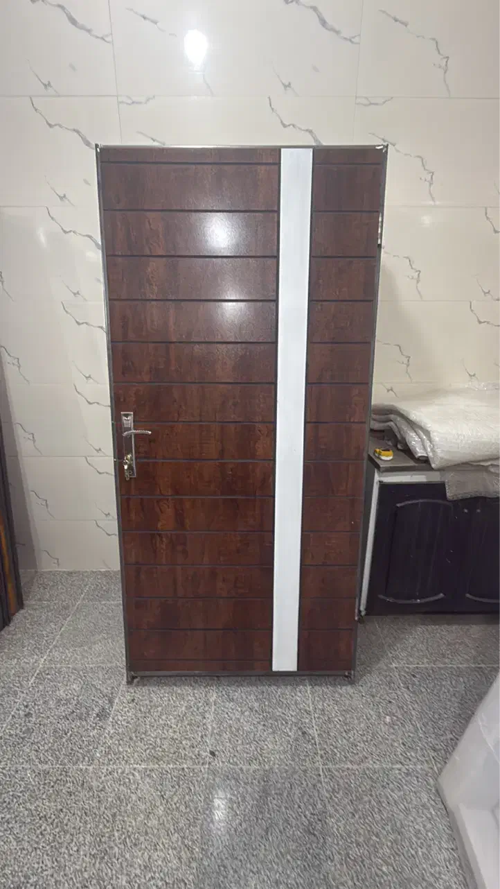 فروش انواع درب های ضد سرقت و چوبی|مصالح و تجهیزات ساختمان|خمین, |دیوار