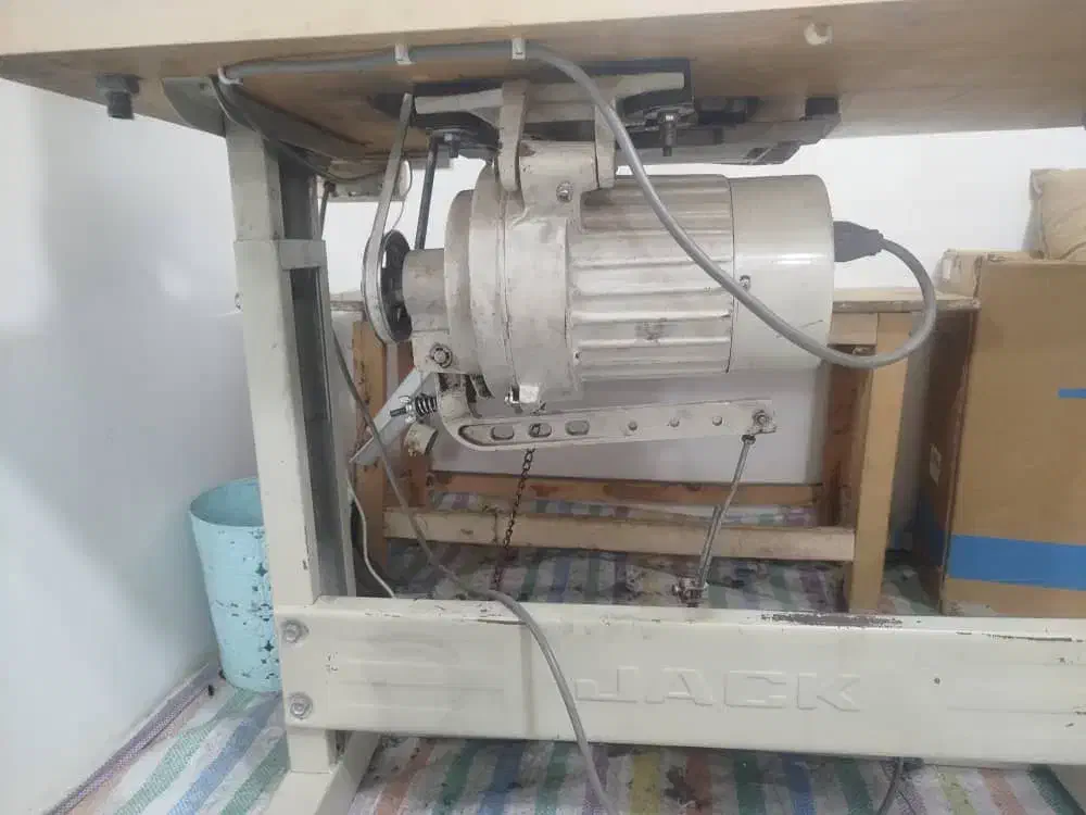 باسلام یک عدد زیگزال پنج نخ|چرخ خیاطی و ریسندگی|قرچک, میرزائی شمالی|دیوار