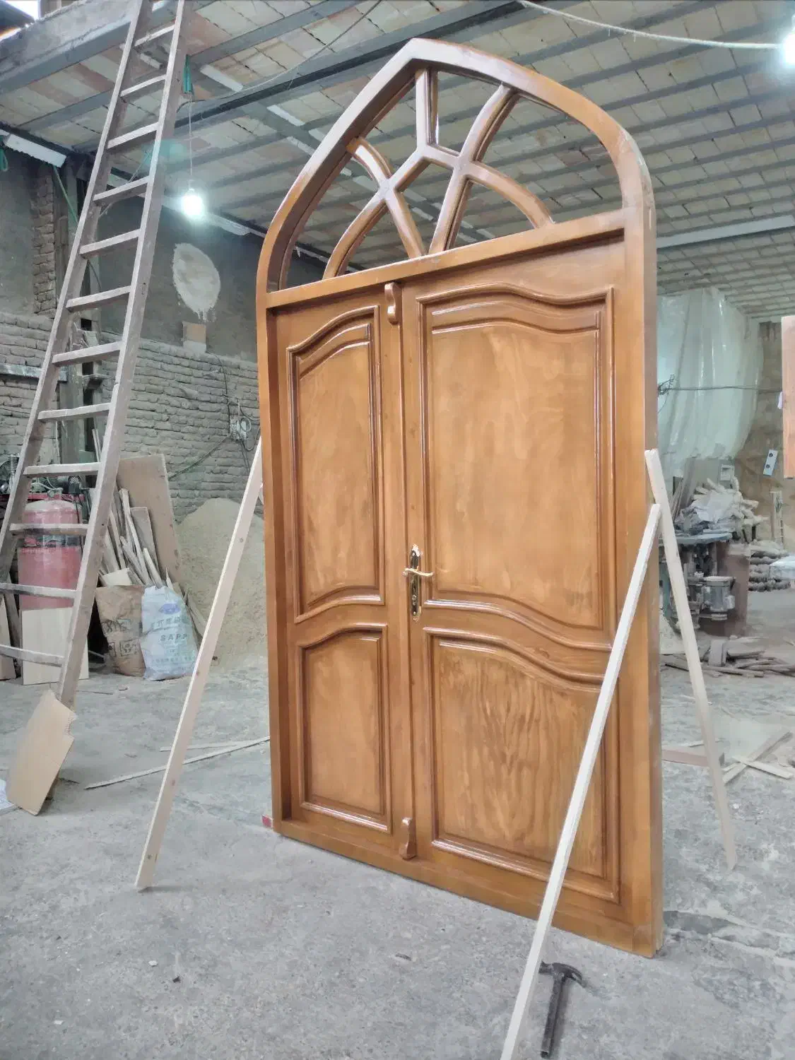 درب پنجره چوبی راش گردو|مصالح و تجهیزات ساختمان|تبریز, |دیوار