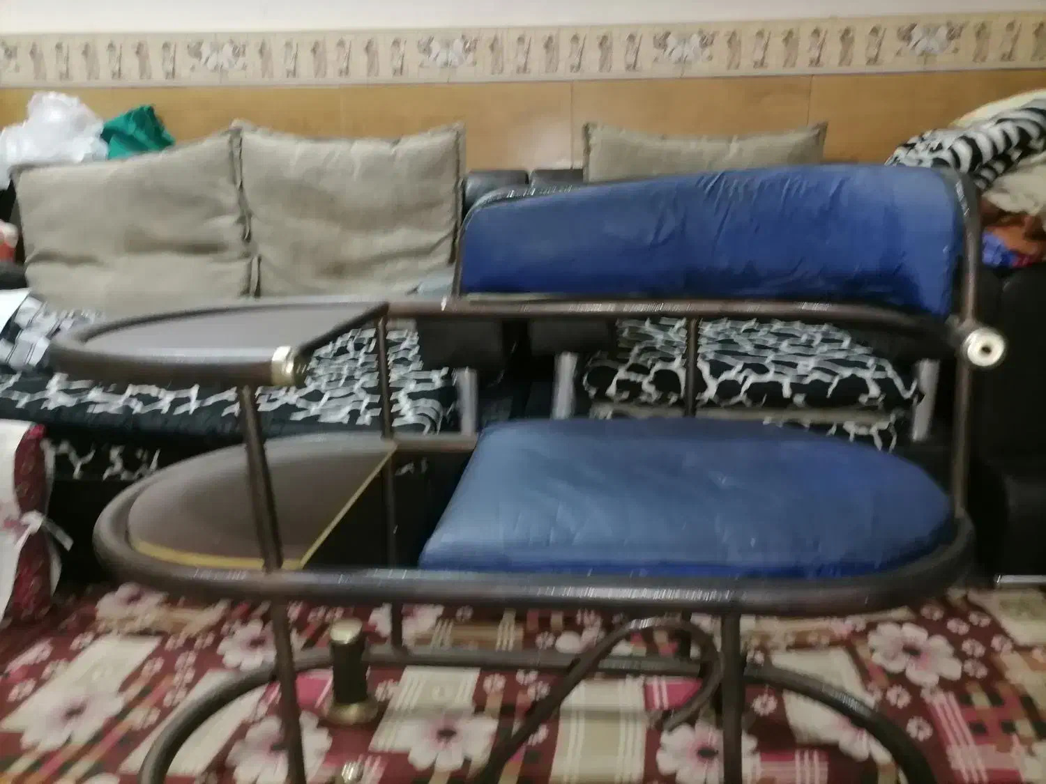 میز تلفن|میز تلفن|شیراز, سینما سعدی|دیوار