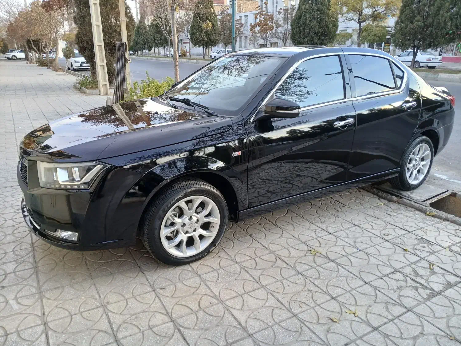 دنا آپشنال ۴۰۳ در حد خشک|خودرو سواری و وانت|اراک, |دیوار